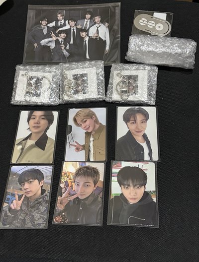 現貨 BTS ARIRANG未拆專 一套3張（含圖二所有特典）