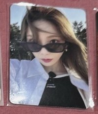 小妍頭髮隨風起舞了