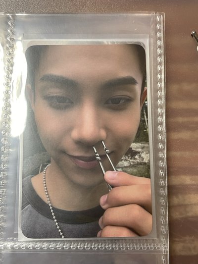 LNGSHOT貼紙書小卡
