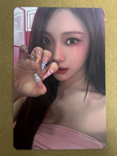 Hot Mess 專輯卡 Poster版