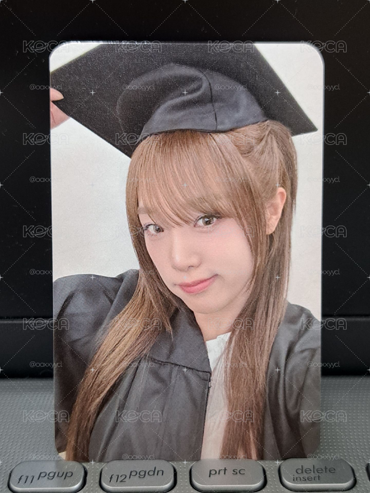 數星星 學士服 YENA 鴨力消失符
