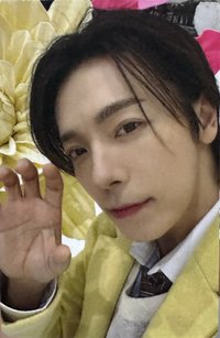 1ST ALBUM ALIVE 專輯卡 