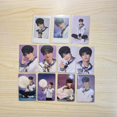 k盤 三圖35張小卡2張證件照