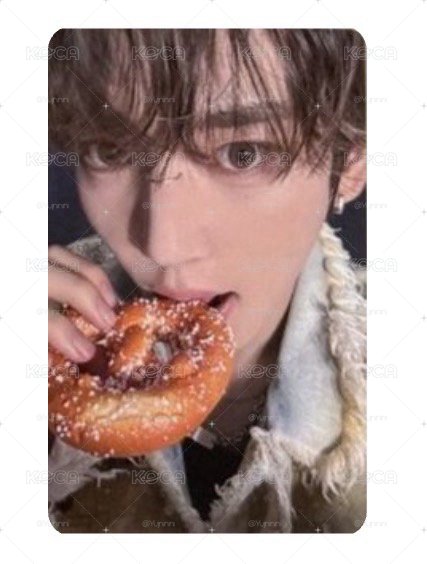 簽售卡吃麵包辰