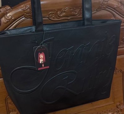 Jennie聯名耳機殼 托特包