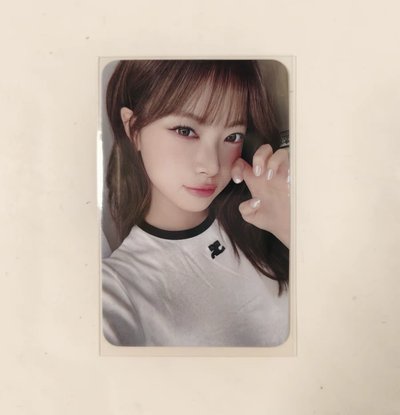 Le Sserafim 採小貴卡