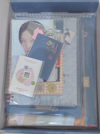 【現貨】ive2026年曆（已拆）/特典卡