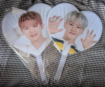 （全新未拆現貨兩支不拆售 紙箱寄出 可當日寄出）seventeen 豪雨 愛心扇