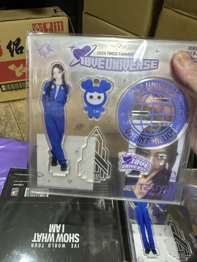 twice十週年立牌 +年曆立牌