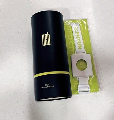 NCT 一代手燈 +在玹背帶
