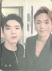 WE ARE HERE 專輯卡 