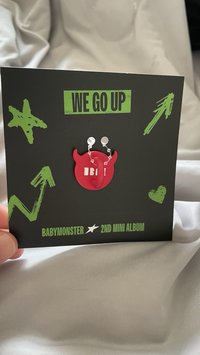 WE GO UP 鑰匙圈吊飾 