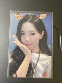 小鹿捧臉