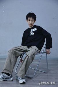 佟弋
