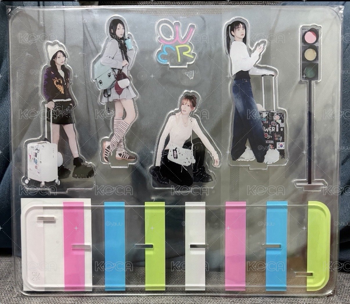 QWER 韓安場週邊現貨 外套小卡一套+立牌 有加購區