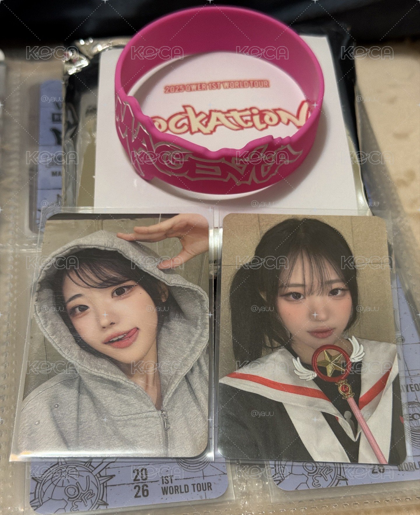 QWER 韓安場週邊現貨 外套小卡一套+立牌 有加購區