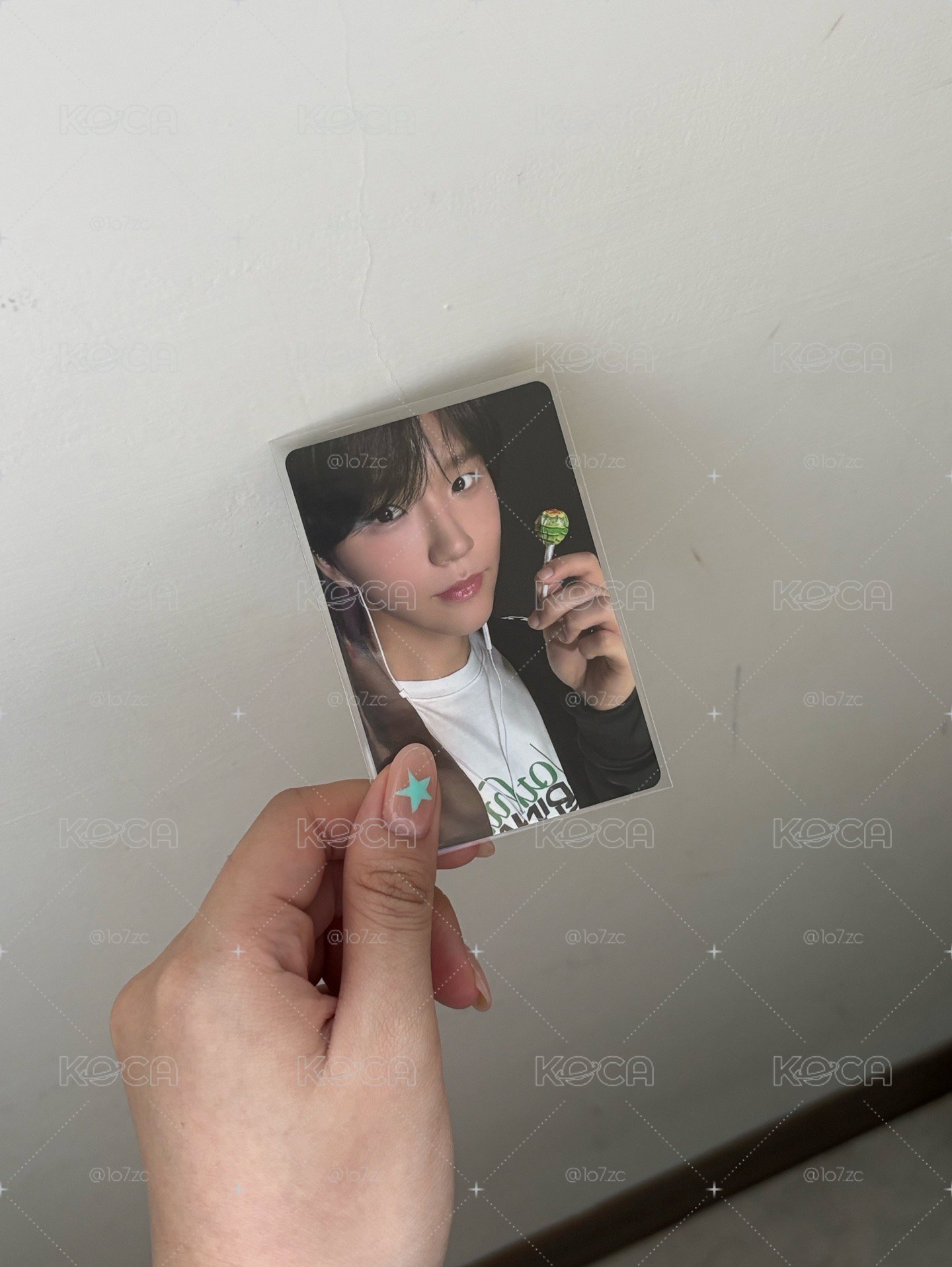 拿棒棒糖