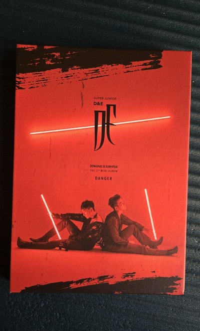 Danger紅版+立牌 武漢見面海 啤酒節  Fromm會員禮 eclipse入場 年曆各種小盤