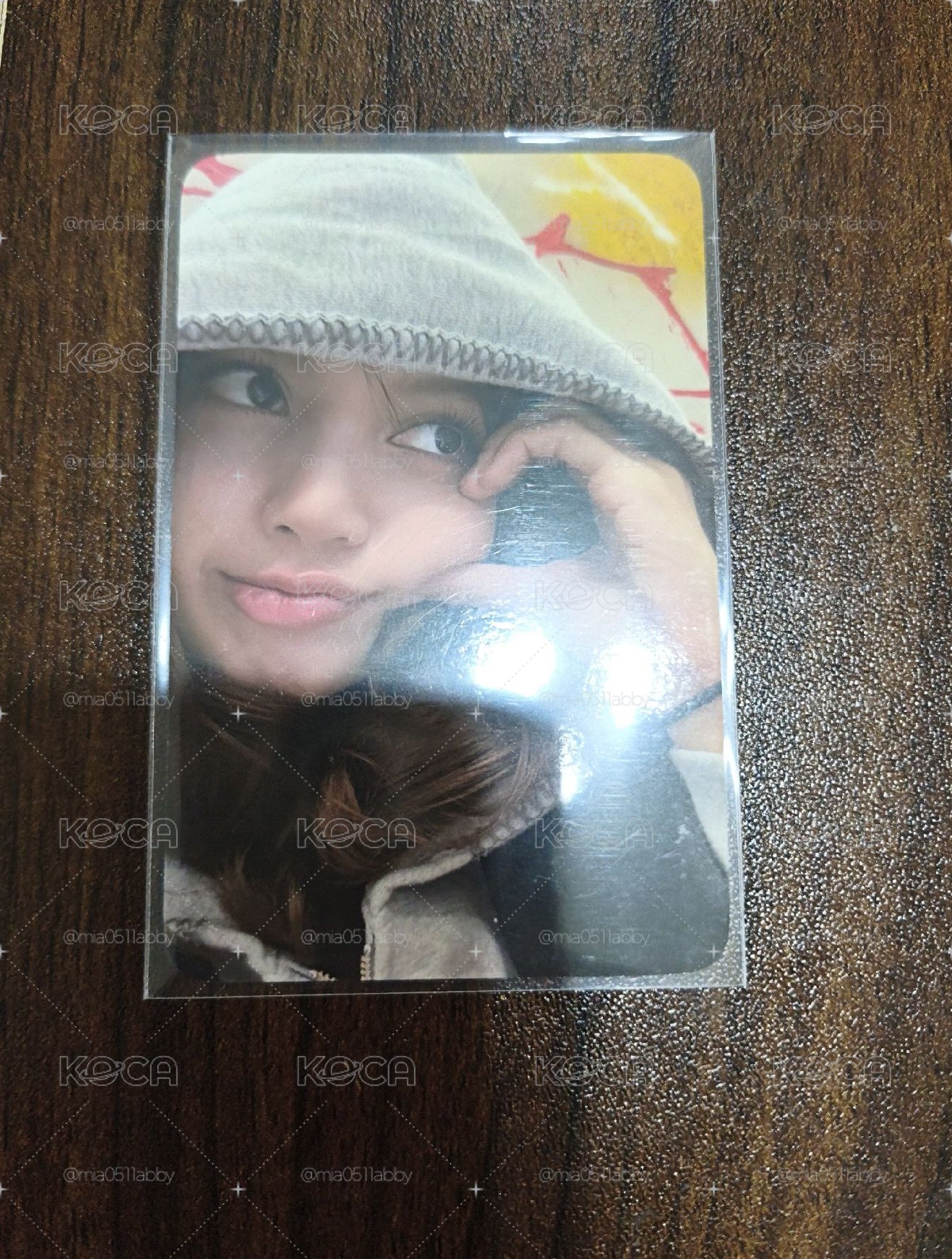 臉頰比心莎
