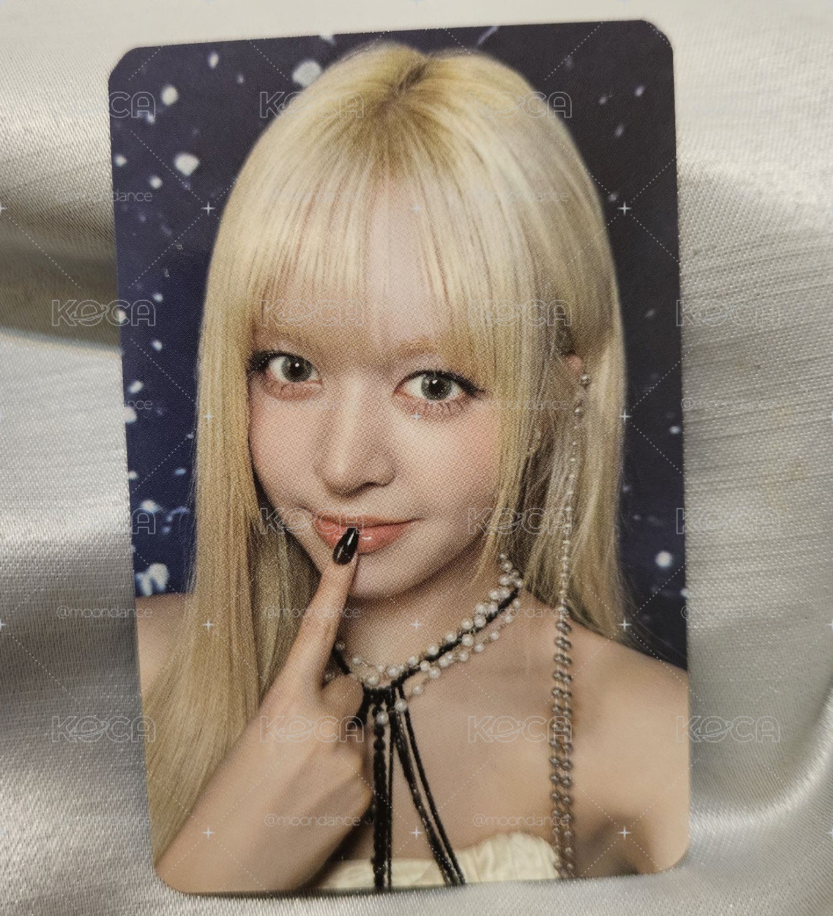 NMIXX 世巡快閃 線下 滿額卡 莉莉 Lily 手指碰唇