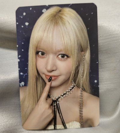 NMIXX 世巡快閃 線下 滿額卡 莉莉 Lily 手指碰唇
