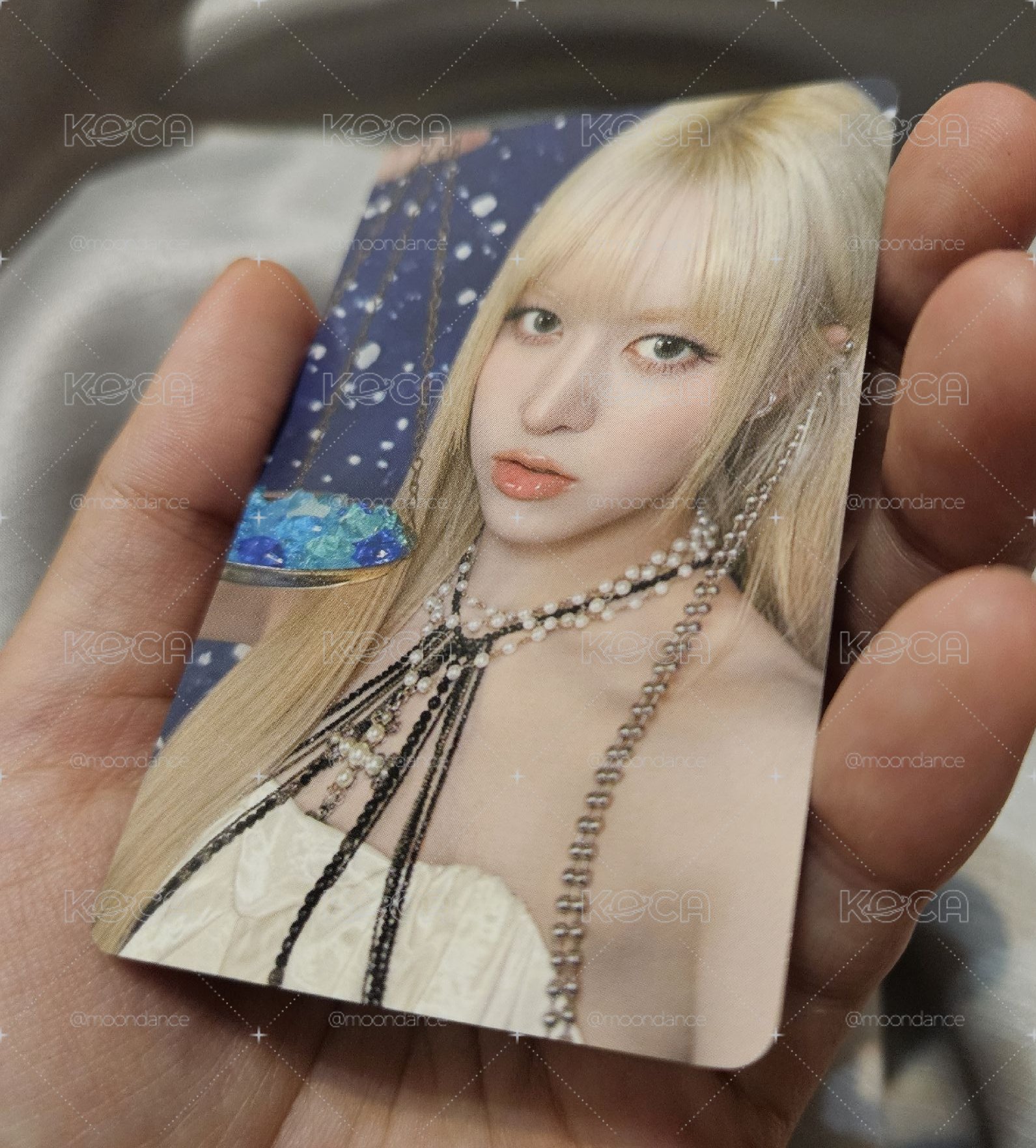 NMIXX 世巡快閃 fans 立牌 周邊卡 莉莉 Lily 立牌卡，近全新，無瑕疵
