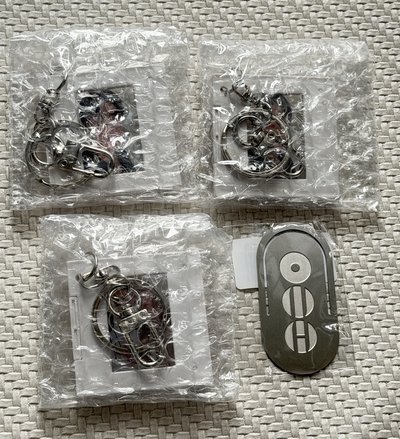 💣 全新未拆wvs特典吊飾/書籤