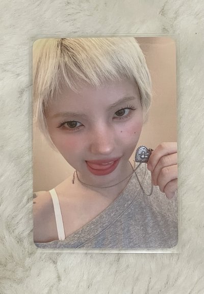 Soyeon We are 特典卡 中背
