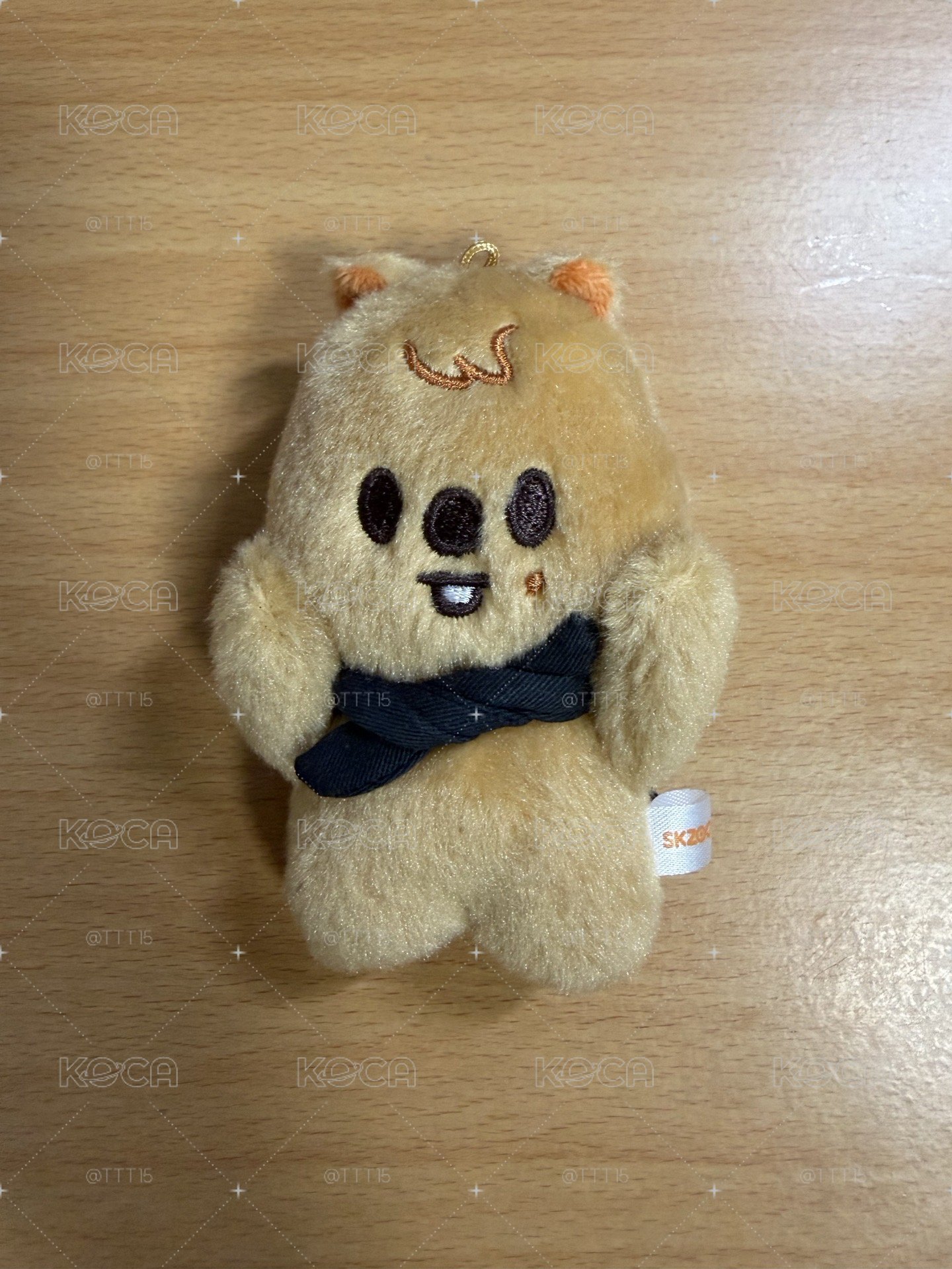 闊卡捧臉娃