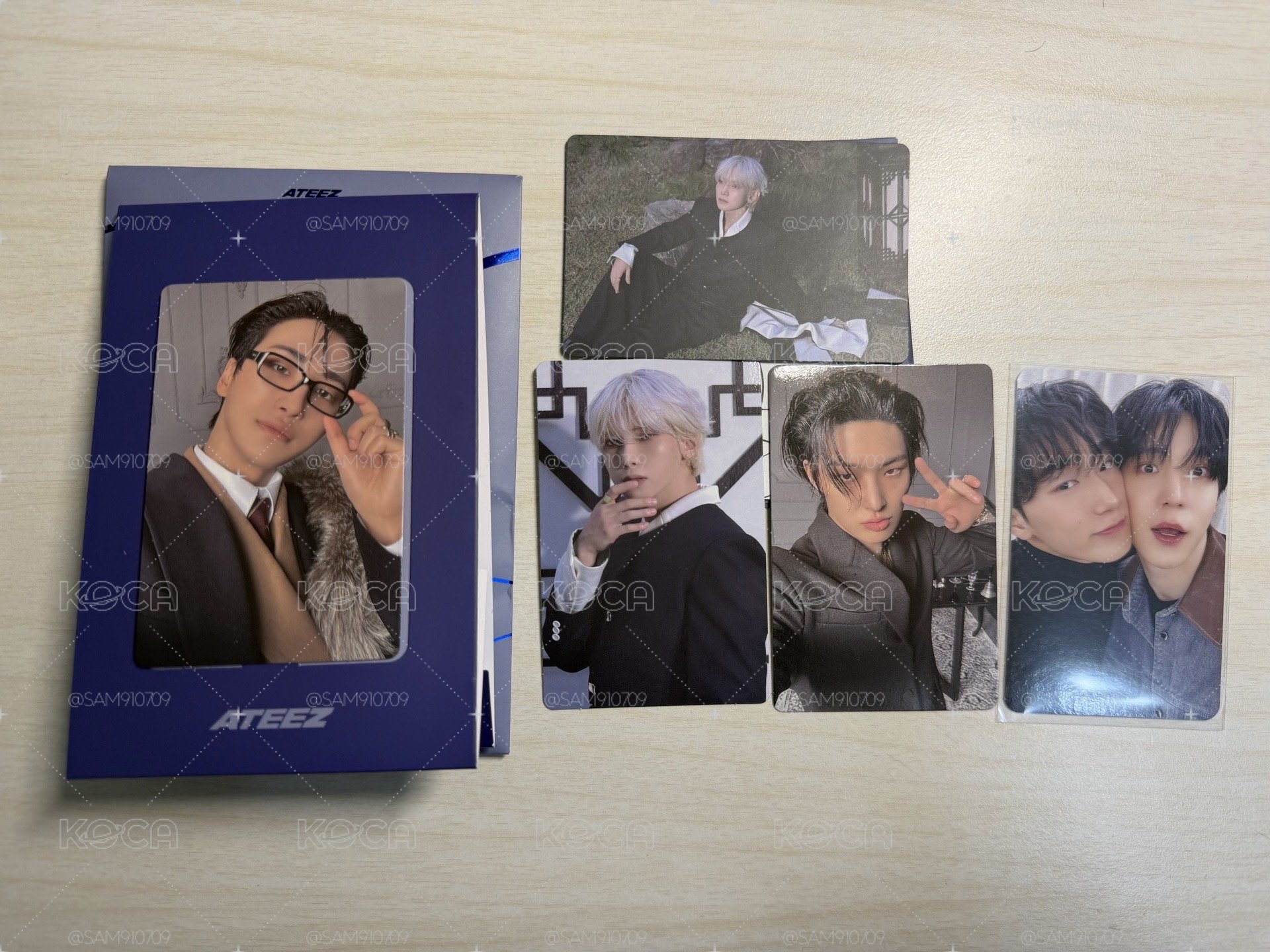 ATEEZ (POCAALBUM Ver.) 淺藍和MS貓狗貼貼合照