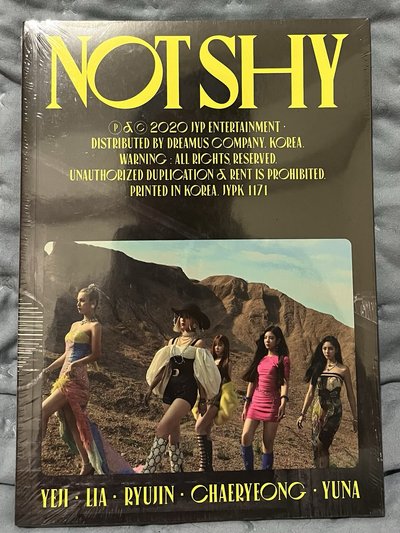 ITZY 迷你專輯《Not Shy》