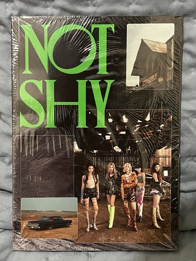 ITZY 迷你專輯《Not Shy》