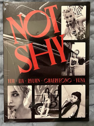 ITZY 迷你專輯《Not Shy》