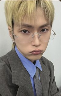 Glow Adventure 專輯卡 