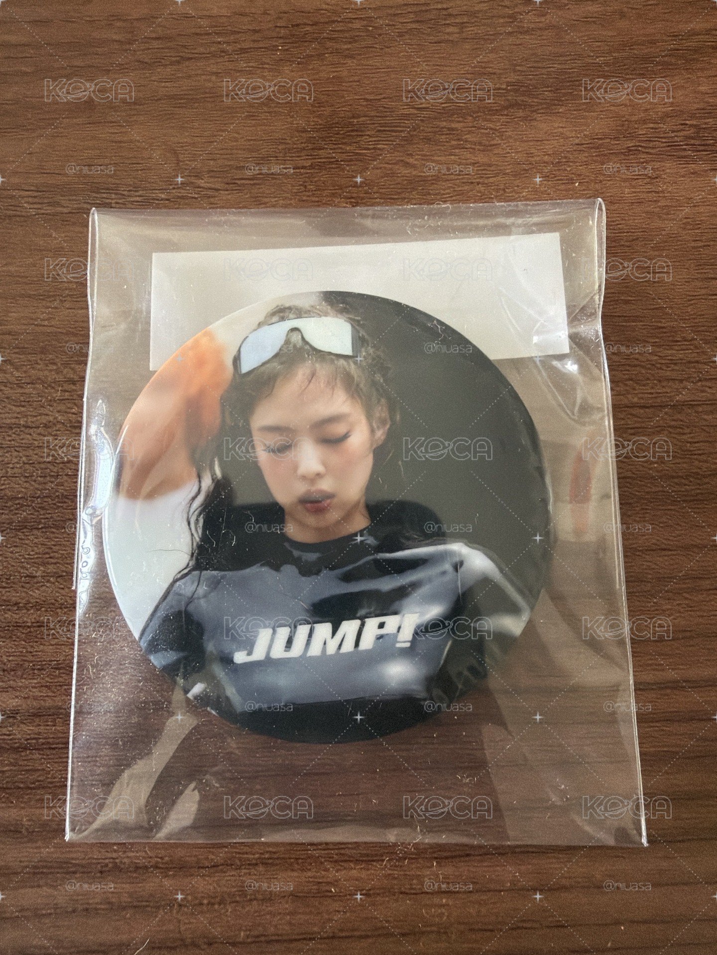 Jennie jump別針