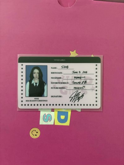 VIVIZ 2026年曆 信飛 SinB 黃恩妃 線上 線下 簽售 特典 一鍵畢業