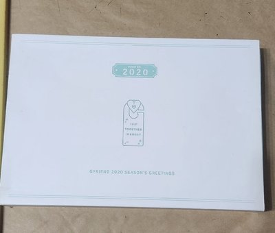 GFRIEND 年曆 內容物如圖