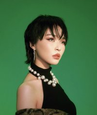 巴倫月