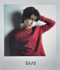 出道專 hrtz ver. 專輯卡 拍立得