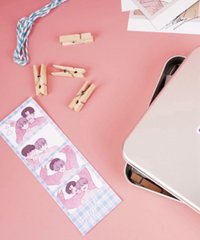 拍立得、貼紙、人生四格、水藍色繩子、木夾子