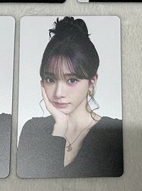 托臉右