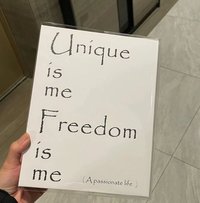 白色英文簡約四宮格