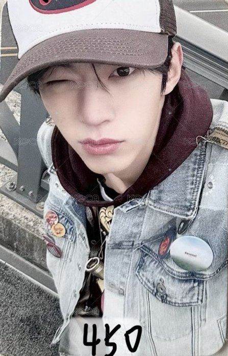 他眨眼了！