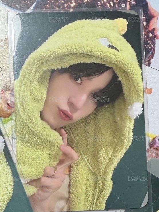 윤