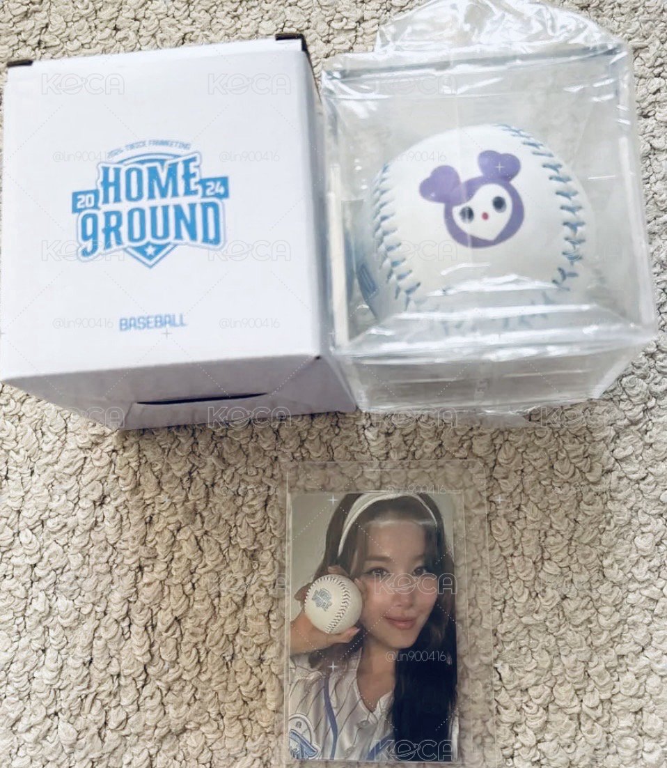 TWICE SANA棒球組含卡