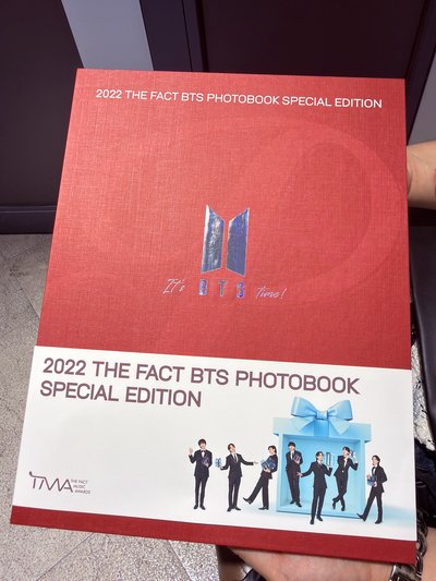2022The fact BTS photobook special edition 