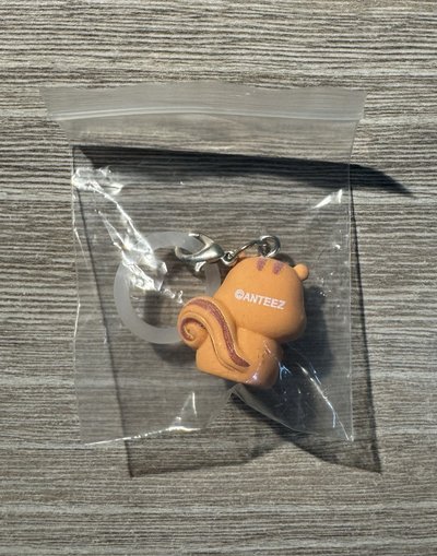 中拉米們一起售 價格如圖