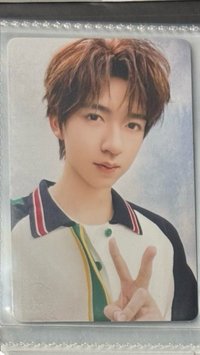 賀峻霖卡冊卡