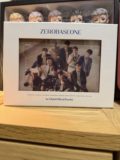 ZEROBASEONE 應援手燈（二手）