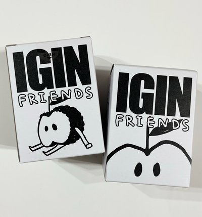 《全新現貨》IGIN 半邊蘋果吊飾娃娃